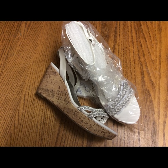 Unisa white strap sandals - Picture 2 of 2